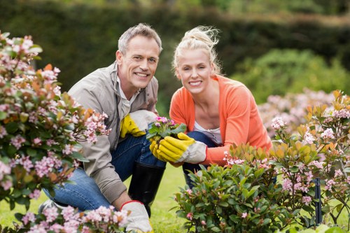 Final section of a UK gardening service agreement with governing law